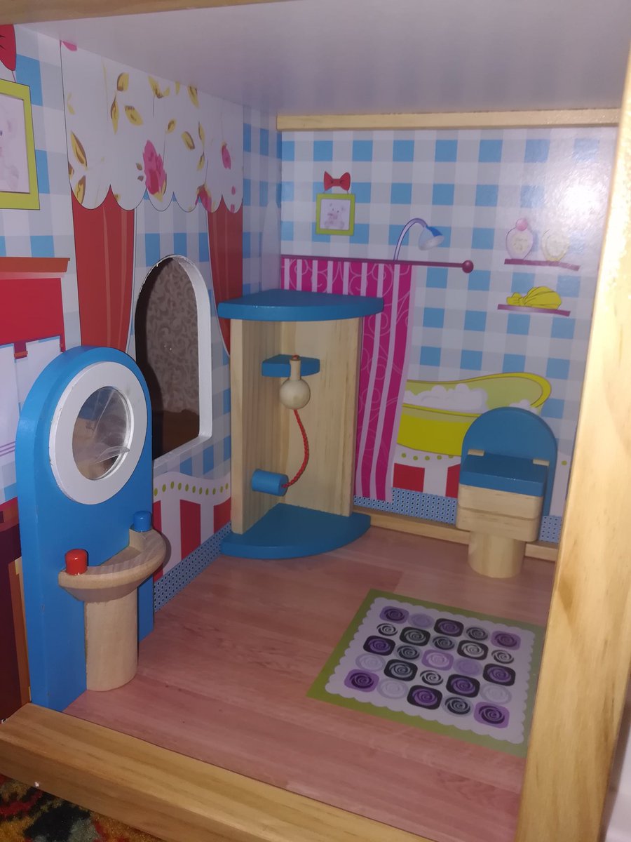 lunarfennec13's tweet image. Сегодня ездили покупать подарок племяннице мужа.
Скоро у этой малявки в 3 года появится очень дорогой кукольный домик почти за 6к...
Подарок от бабушки,который выпросила дочь свекрови...
А от меня будут 2 куклы из какого-то мультика...
#РичФэмили #домдлякукол #подарок