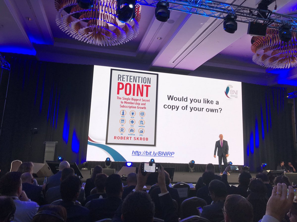 lavoiedemaka's tweet photo. Super conférence de @RobertSkrob sur la rétention des membres #BNIGC19 https://t.co/YcZSBJ0qOv