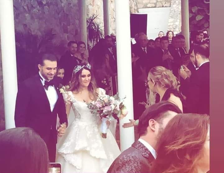 pfofocalizando's tweet photo. #RBD #Fofocalizando A Roberta casou! Dulce Maria, ex-RBD, se casa e vazam fotos da cerimônia lindíssima: https://t.co/7YlI8xiWIK https://t.co/OENeJ3thDH