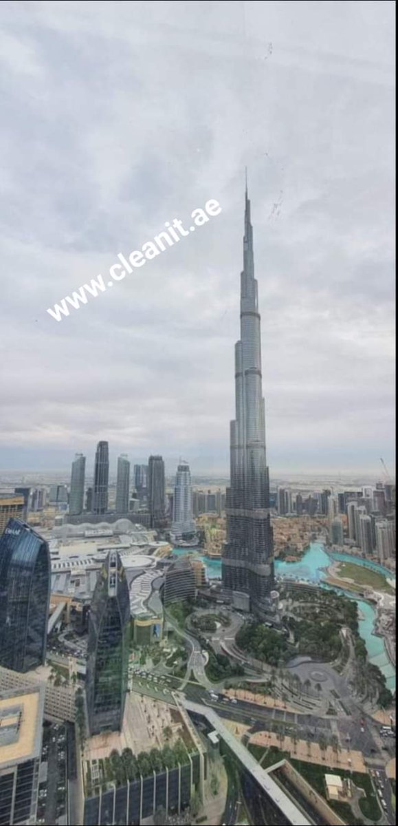 A click from address sky view tower 54th floor of the beautiful weather of Dubai. Dont miss out to go outside and enjoy the weather. 

#deepcleaningdubai 
#carpetcleaningdubai 
#smile4dubai
#dubailife