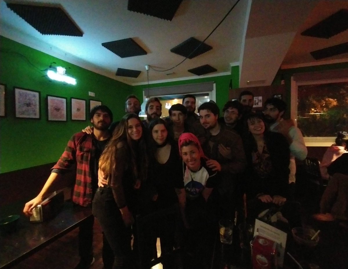 Quidditchcoruna's tweet photo. Ayer estuvimos celebrando el título de la Copa de España! Pasándolo en grande con una buena cena y posterior fiesta!! 

#quidditch #dementores #sports #alternativo https://t.co/zD89694wi6