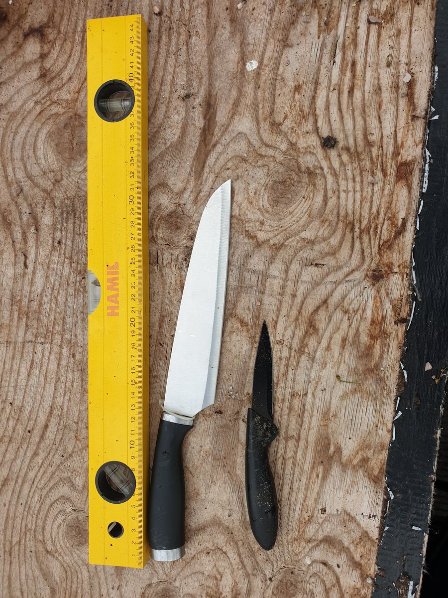 dustymears's tweet photo. 2 knives literally taken off street -large 1 2day in Turkey St, smaller Gatty Park 2 weekends ago. Frightening  @HyndburnPolice @LancsPolice https://t.co/R3iVOdZmYL