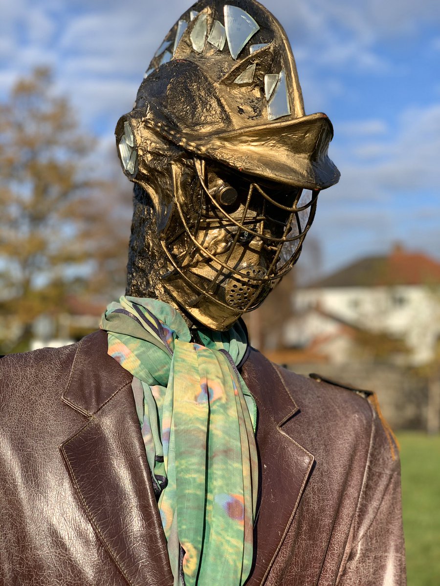 LH_PIX's tweet image. Morning walk with the dog in Glasgow’s Westend and bumped into #Robocrop #GartnavelHospital basking in the sun @TheEveningTimes