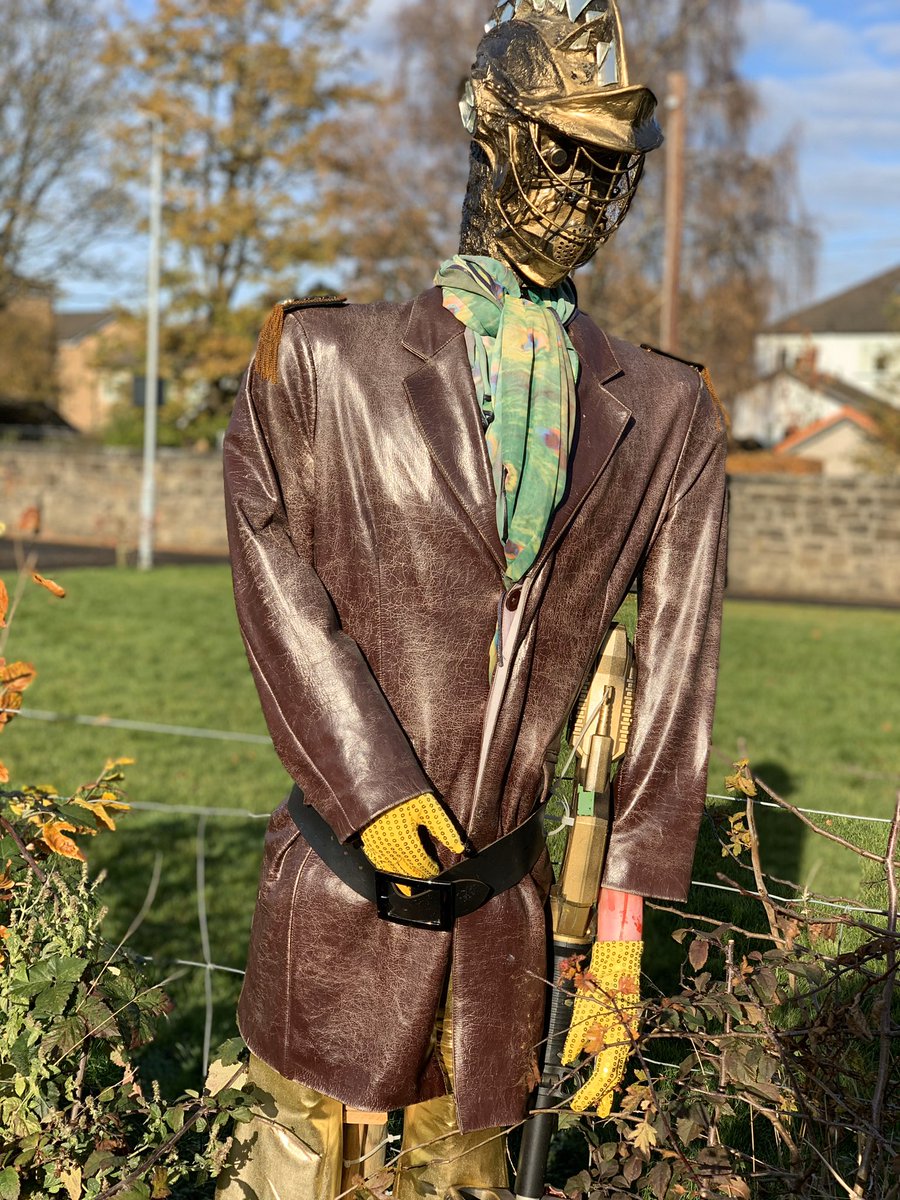 LH_PIX's tweet image. Morning walk with the dog in Glasgow’s Westend and bumped into #Robocrop #GartnavelHospital basking in the sun @TheEveningTimes