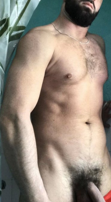 2 pic. [PUB]

Rugbyman de 25 ans, TTBM actif sur Lyon cherche à se vider dans un bon cul. 

Il est dispo