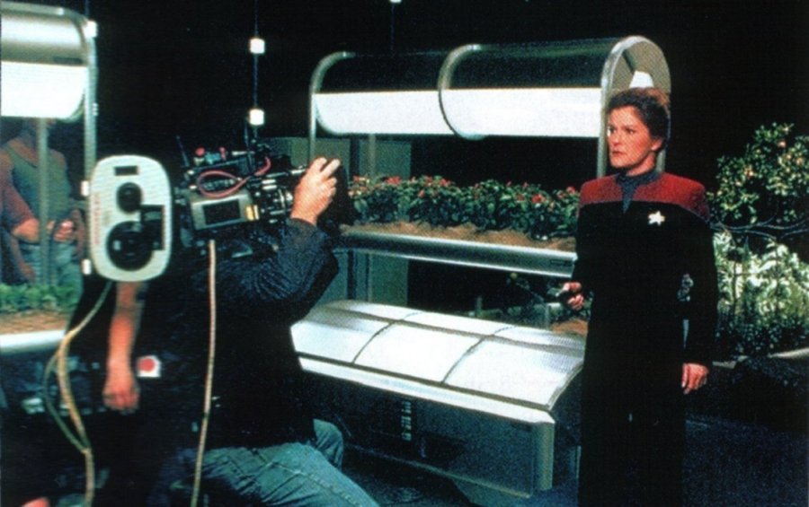 Michael F. on Twitter: "Behind the scenes of "Fury" - Star #Trek #Voyager  #Janeway… "