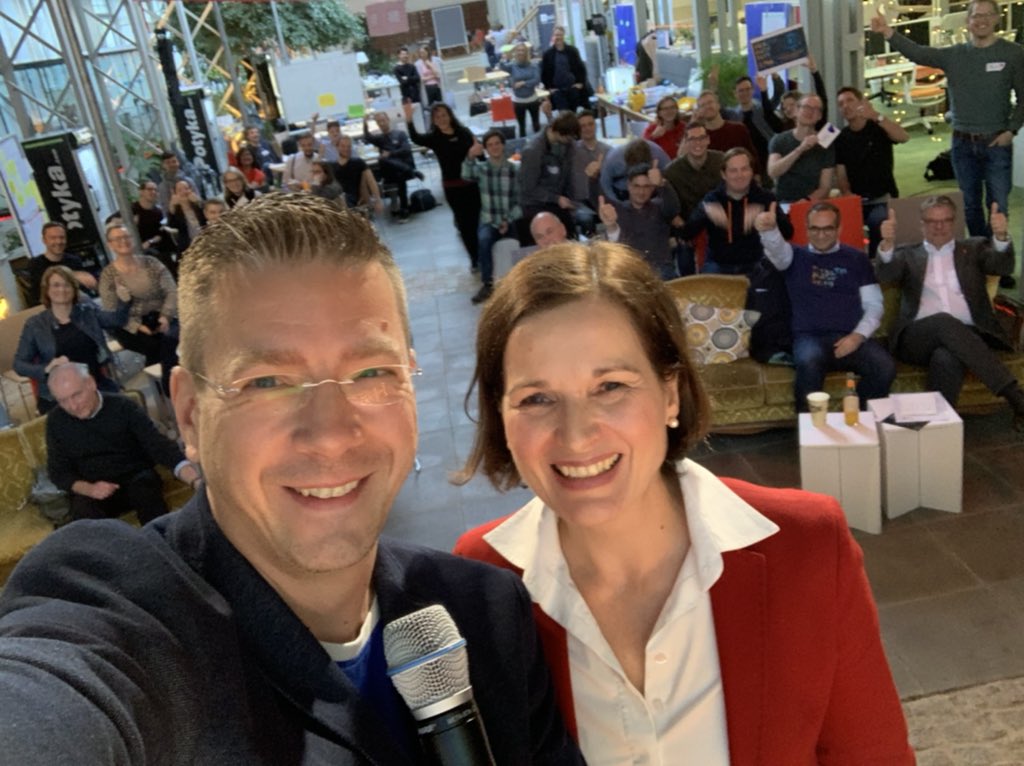 KaiFlorysiak's tweet photo. Wir sagen DANKE und bis zum nächsten Jahr #healthhack20 👍#healthhack19 @TKinNI @symeda @netzlink @AwoHensel @KlinikumBS @ENeuerkerode @Digital_NDS @uvn_ev #nibelungenwohnbau @Metropolregion_ @hdw_bs @plri_de @SiemensHealth #bszukunft #standort38 @ndr @NDRnds @BS_Zeitung @DigiSts https://t.co/feHlP3pc7y