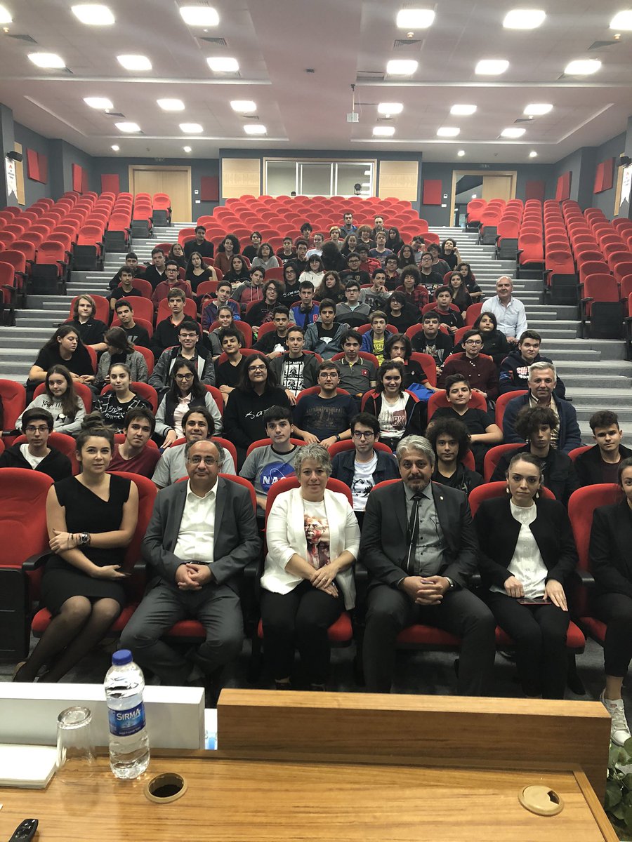 SirinGuneyOzenc's tweet photo. Hani bilirsiniz 300 Spartali vardir, Yunanlilarin mucadeleci askerleri,ben de bugun diyorum ki bu hafta sonu 80 Bahcesehirli genc vardi, her turlu zorlugu sorunu cozdu. 13 adet CanSat model uydu firlatti👏🏼👏🏼👏🏼Bravo  bahcesehirin oncu ogrencileri🔥🔥🔥 https://t.co/4CJ1K1h3m1