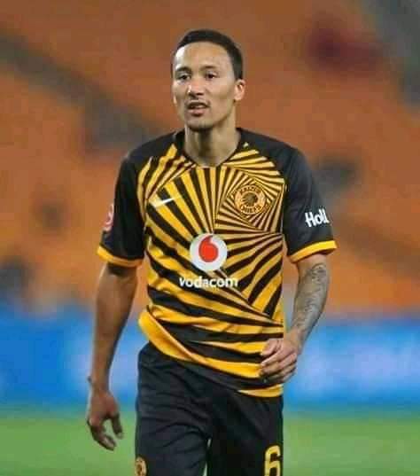 Tobisani1's tweet photo. Good we have a break now and we need it after such a busy schedule in the last few weeks , I hope this boy will recover fully , we need all our soldiers fit and healthy , still a long way to go , consistency is key @KaizerChiefs ❤️✌️ https://t.co/vgYU8e3JwN