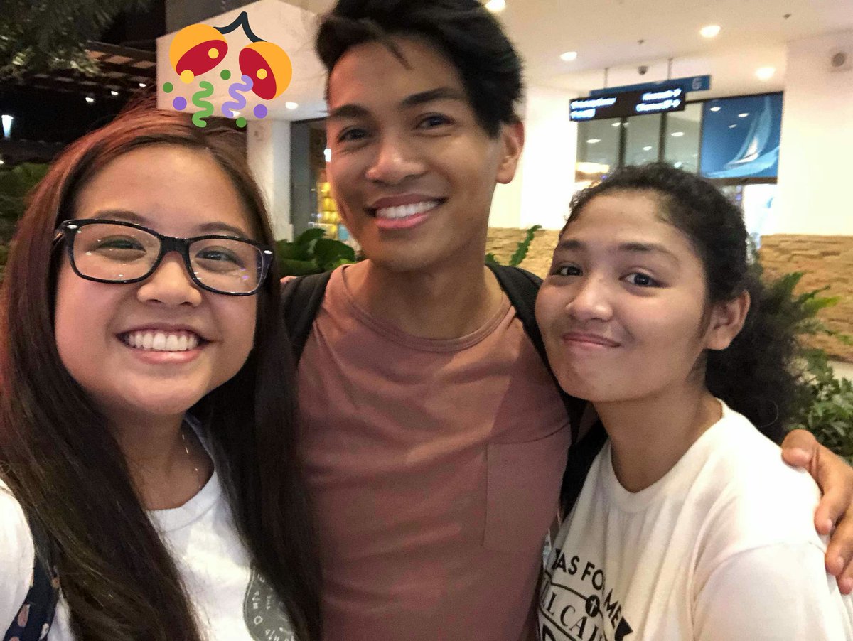 trishvlogging's tweet photo. Happy happy birthday twinnnn @denasilang 😘😘😘 ehem remake ehem loveyaaaaa! Study hard hihi 💙 https://t.co/K2iXEz8yPg