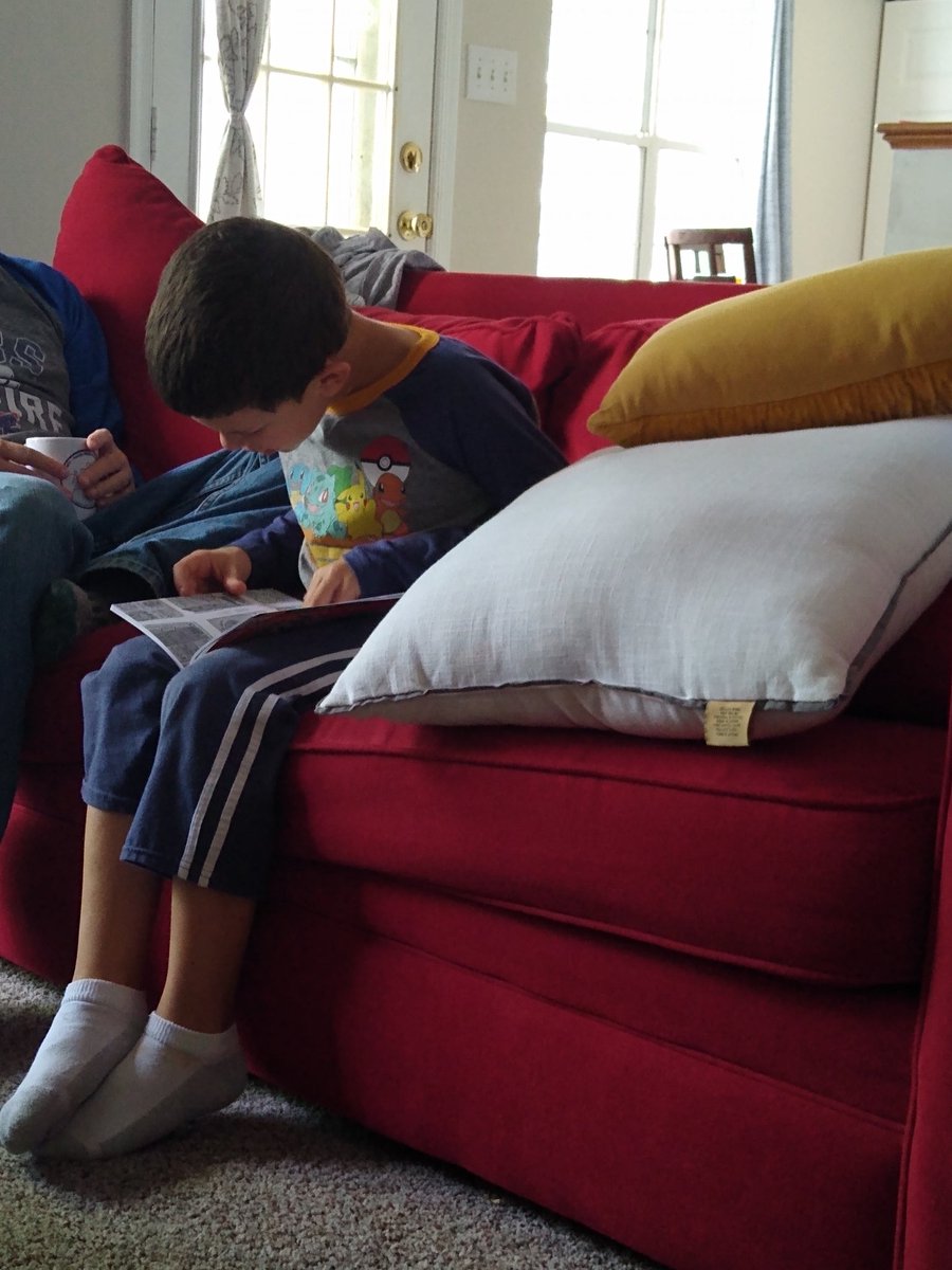 pattiebookSmith's tweet photo. @MrsMotleysClass Reading all of us his new Binder of Doom book from Book Fair while we're out of town π€ #pattiepanthers #havebookwilltravel #booklovers #snowmuchtoread @troycummings https://t.co/8hYH73utwp