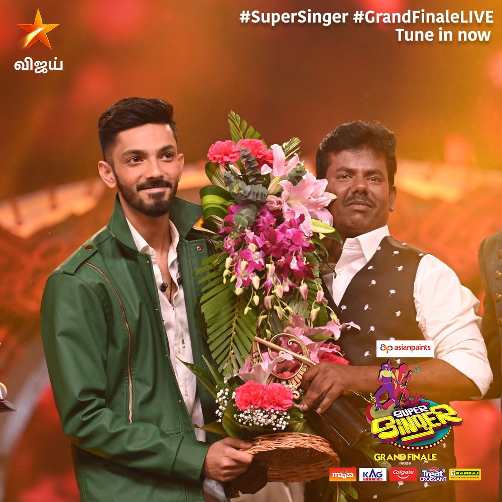 vijaytelevision's tweet photo. வாழ்த்துகள் #Murugan! 💐👏🎉 #SuperSinger #GrandFinale #Winner #WinningMoment @MaazaIndia #VijayTelevision https://t.co/T0UQxsiExQ