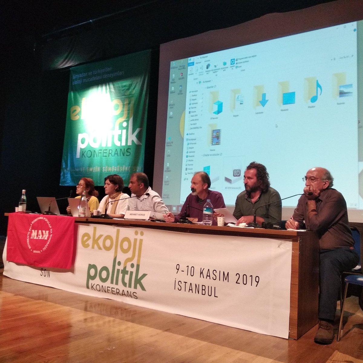 EkolojiP's tweet photo. Bütün oturumların moderatorleri ile birlikte, konferans sonuç metni tartışılıyor... https://t.co/0frzj260CA
