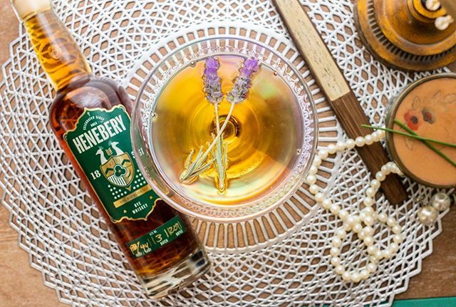 HeneberyWhiskey's tweet photo. Love rye? You’ll love this.
Aged in American oak barrels, right here, in San Diego. #madeinsandiego #madeinamerica .
.
.
.
.
.
#heneberywhiskey #henebery #californiawhiskey
#whiskeylife #ryewhiskey #ryecocktails #whiskeycocktails #whiskeylover #whiskey… https://t.co/Esm0x0GJg9 https://t.co/8suwNpZxcp
