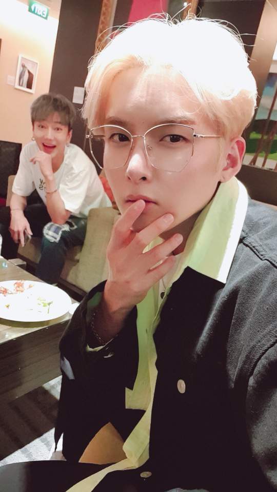 ryeongdoo's tweet photo. Ryeowook with yesung😁 https://t.co/1ETAFOM6IA