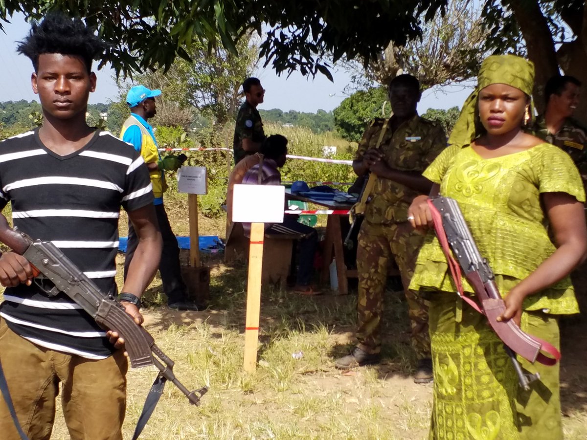 uepnddrrcaf's tweet photo. #UEPNDDRRenAction! Poursuite à Koui des opérations #DD combattants #3R &amp; #Antibalaka ensemble sur le site de désarmement de #Koui.
@GouvCF @UN_CAR @AU_PSD @com_cemac https://t.co/NGm1v8dyJf