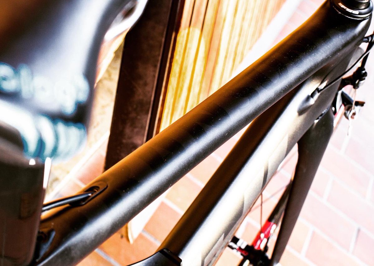 lascafrancesco's tweet photo. Restyling Fuji Transonic🤩
By 👨🏻🎨#robertomarchionne
#fujitransonic #restyling #mybike #ilovemybike #cycling #bikeporn #biketuning https://t.co/UiglgdEel7