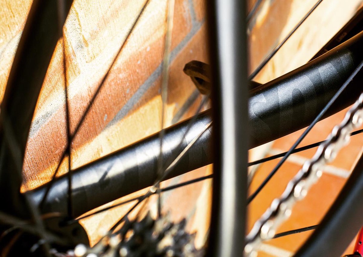 lascafrancesco's tweet photo. Restyling Fuji Transonic🤩
By 👨🏻🎨#robertomarchionne
#fujitransonic #restyling #mybike #ilovemybike #cycling #bikeporn #biketuning https://t.co/UiglgdEel7