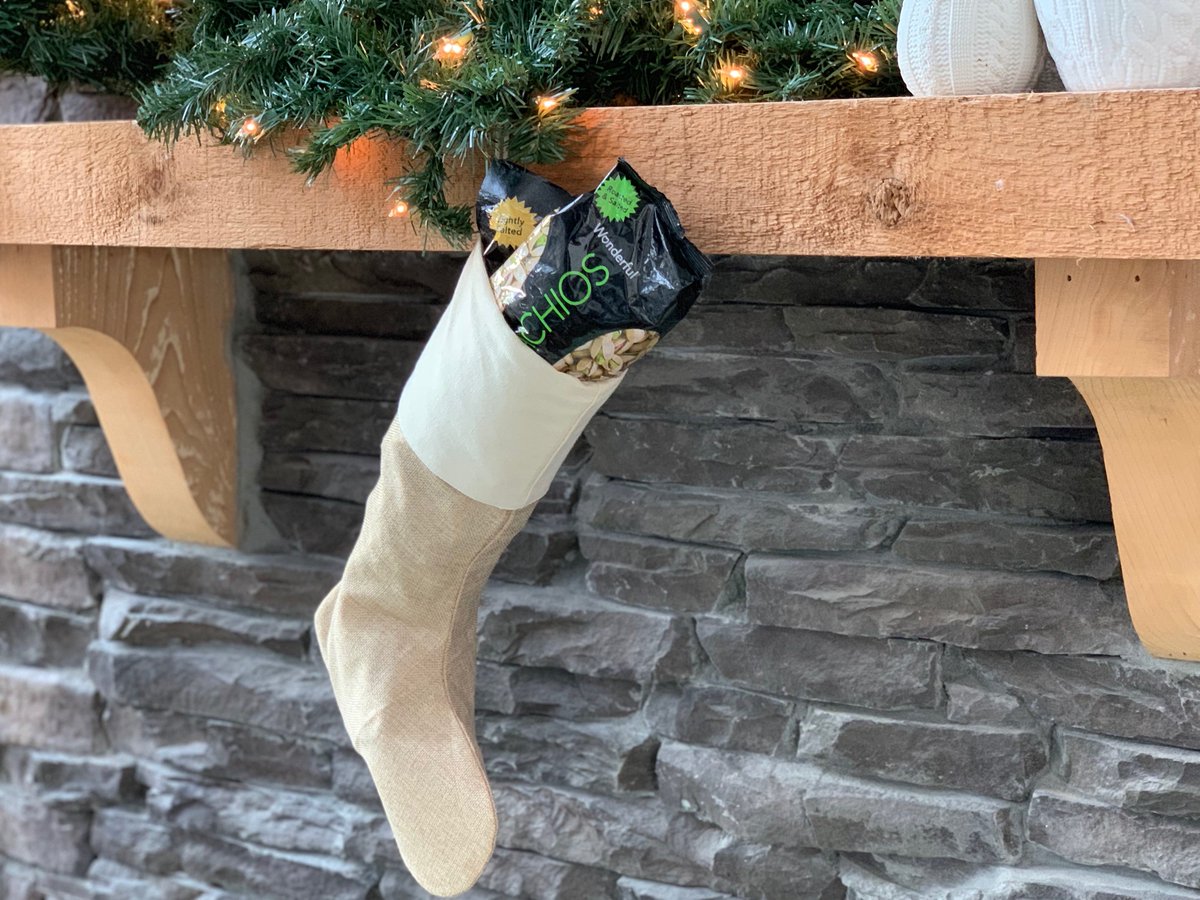 SavvyMamaLife's tweet photo. #AD 3 Healthy Holiday Snacking Tips: https://t.co/dcfQglzmMT Stay on track with @pistachios - they're delicious and filling. Find them at your local @Walmart. PLUS, see how they're donating to @ToysForTots_USA this year! #GoNutsForTots #WP https://t.co/udQy8eFvEb