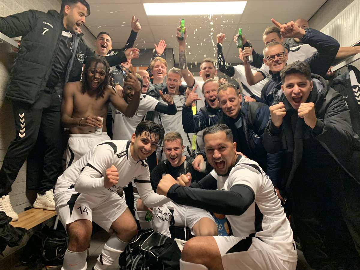 Rikklement's tweet photo. Na 602 minuten de eerste tegengoal maar wat boeit het, periodekampioen!! 5-2 winst! #amsvorde #periodetitel #indepocket https://t.co/dAauxYT4oA