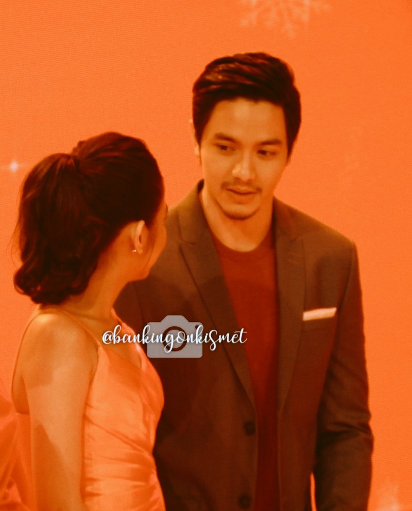 bankingonkismet's tweet photo. Chikahan lang, walang malisya. 😊

#ALDUBOnShopee
#ALDUBxADNFeelTheLove
#ShopeeBigChristmasTVSpecial https://t.co/Z0cvFrrZV8