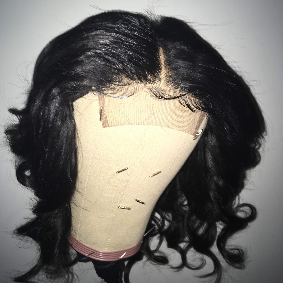 SheasGlamHaus's tweet image. Got old bundles sitting at home?  Why not turn them into a wig🤷🏽‍♀️

Wig construction services start at $100 (closure,frontal, 360, &amp;amp; Wig hats available for construction)
 ✨Click link in bio ➶ to have your next wig constructed 
#wighats #bundledeals #machinemadewigs #bowiestate