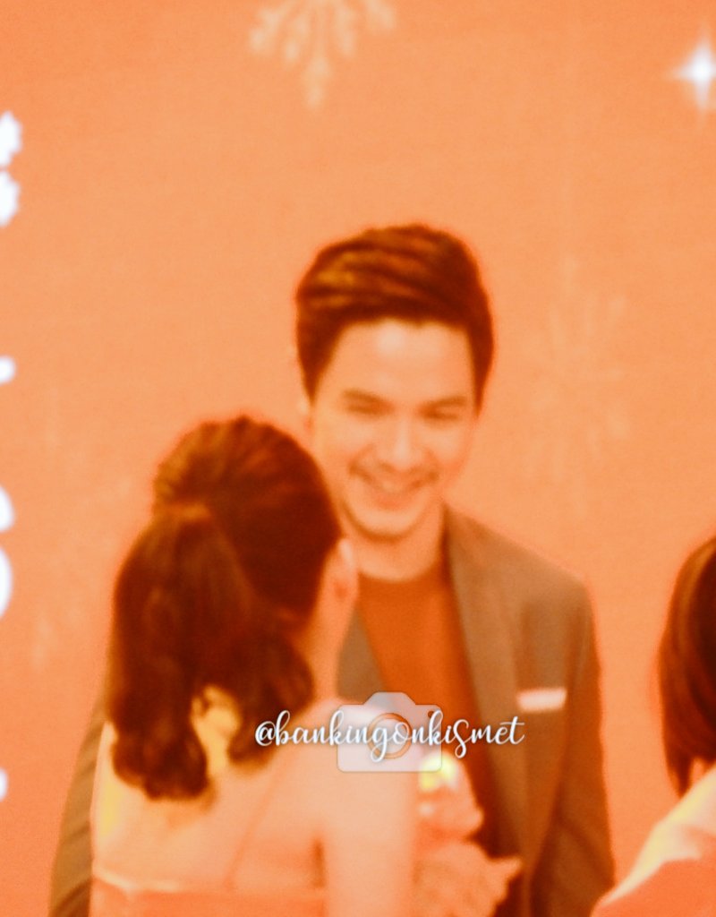 bankingonkismet's tweet photo. Chikahan lang, walang malisya. 😊

#ALDUBOnShopee
#ALDUBxADNFeelTheLove
#ShopeeBigChristmasTVSpecial https://t.co/Z0cvFrrZV8