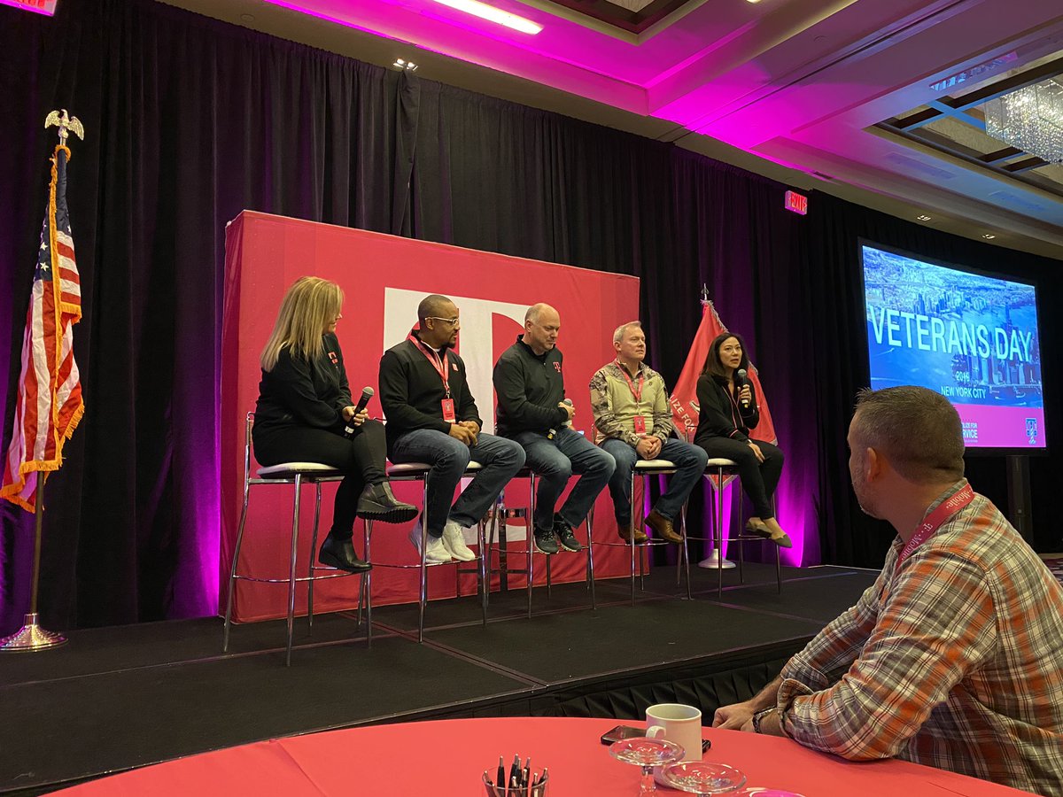 spoonz757's tweet image. So much inspiration in this conference #mobilizeforservice #tmobile #VeteransDay