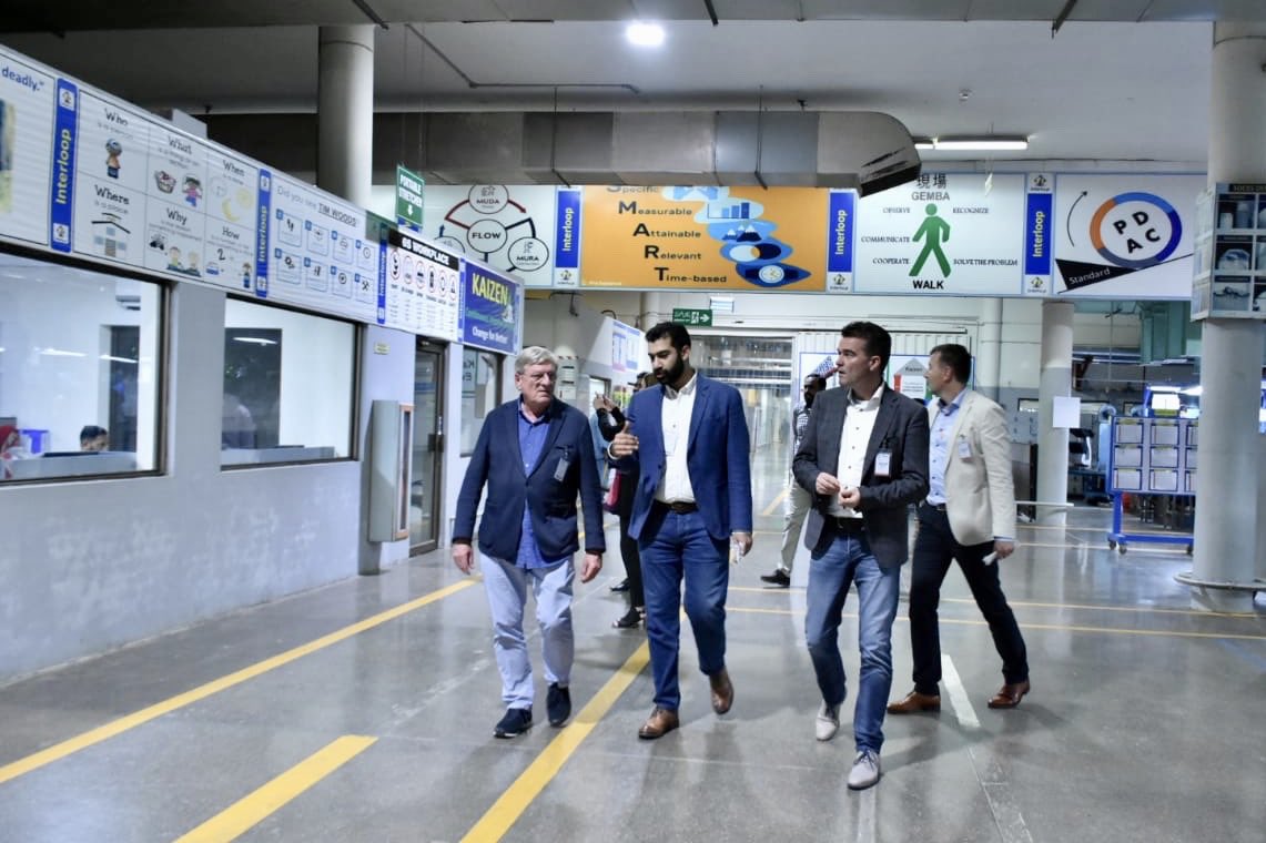 MusadaqZ's tweet photo. @InterloopLtd hosted Han Bekke Chairman International Apparal Federation &amp; Patric Hanselman, MD MODINT at Hosiery &amp; Denim plants near Lahore. Exchanged views to promote international cooperation for promotion of apparel trade and efforts for sustainability. @hanbekke @phanselman https://t.co/wZ66ThhEu9