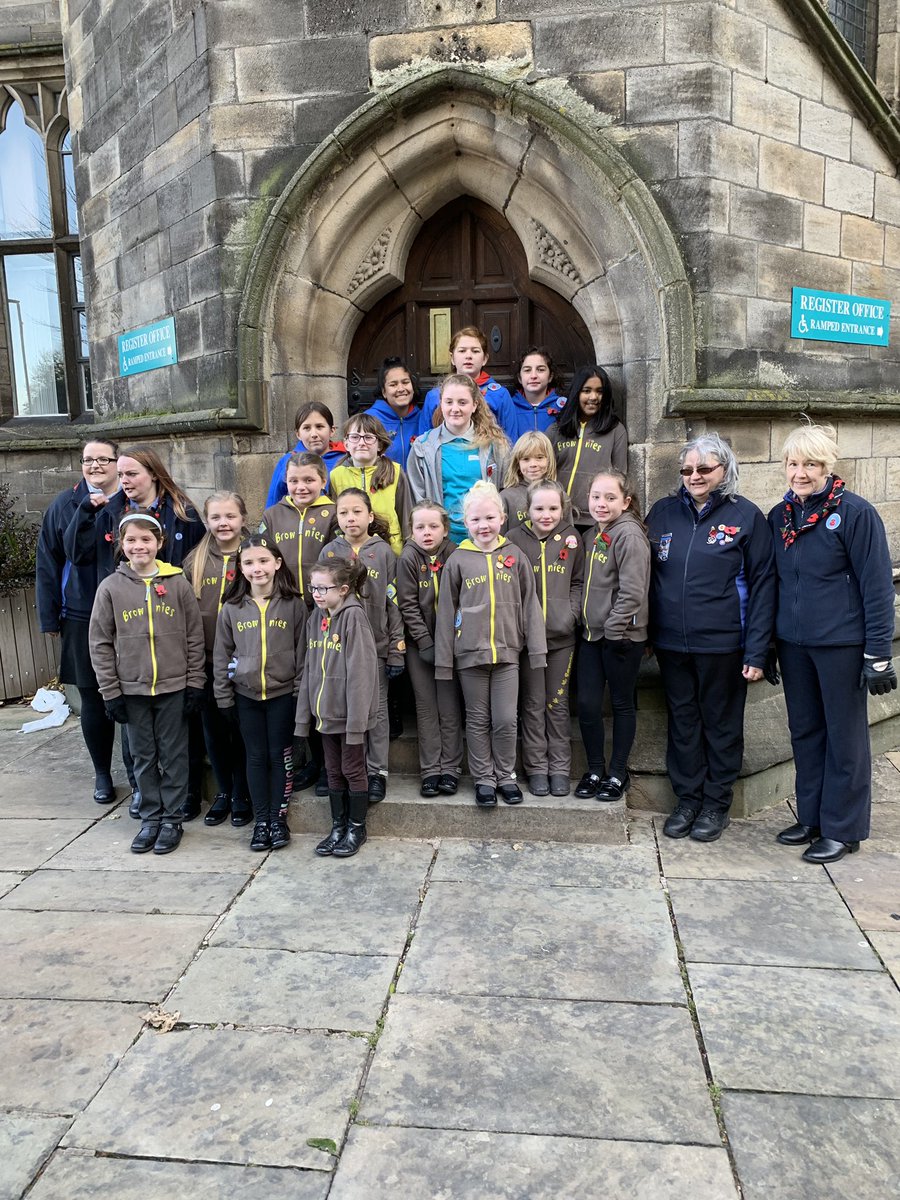 41stB's tweet photo. #WeWillRememberThem  #RemembranceSunday  #RemembranceDay2019 #Remembrance #rochdale @RochdaleCouncil @GuidingMembers @Girlguiding_NWE @Girlguiding https://t.co/2Av46I3W5R
