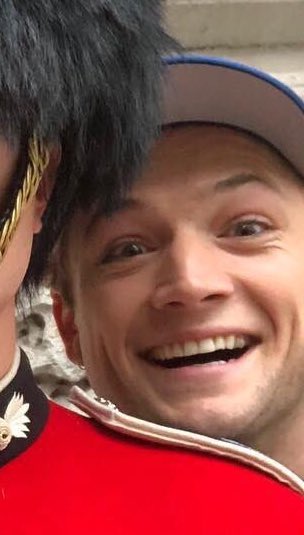 TaronTeeth's tweet photo. HAPPY BIRTHDAY TARON!!💞💗💖❤️💖🧡💚 OUR LOVE! 
Wow 30! This has been a big year for you... and us! Hehe😉😚 https://t.co/f3x3tOWYI1
