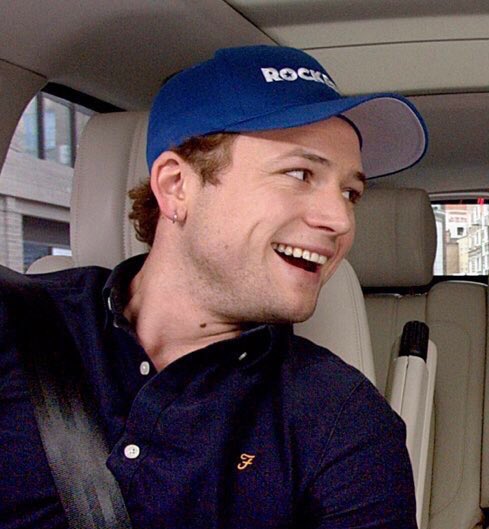 TaronTeeth's tweet photo. HAPPY BIRTHDAY TARON!!💞💗💖❤️💖🧡💚 OUR LOVE! 
Wow 30! This has been a big year for you... and us! Hehe😉😚 https://t.co/f3x3tOWYI1