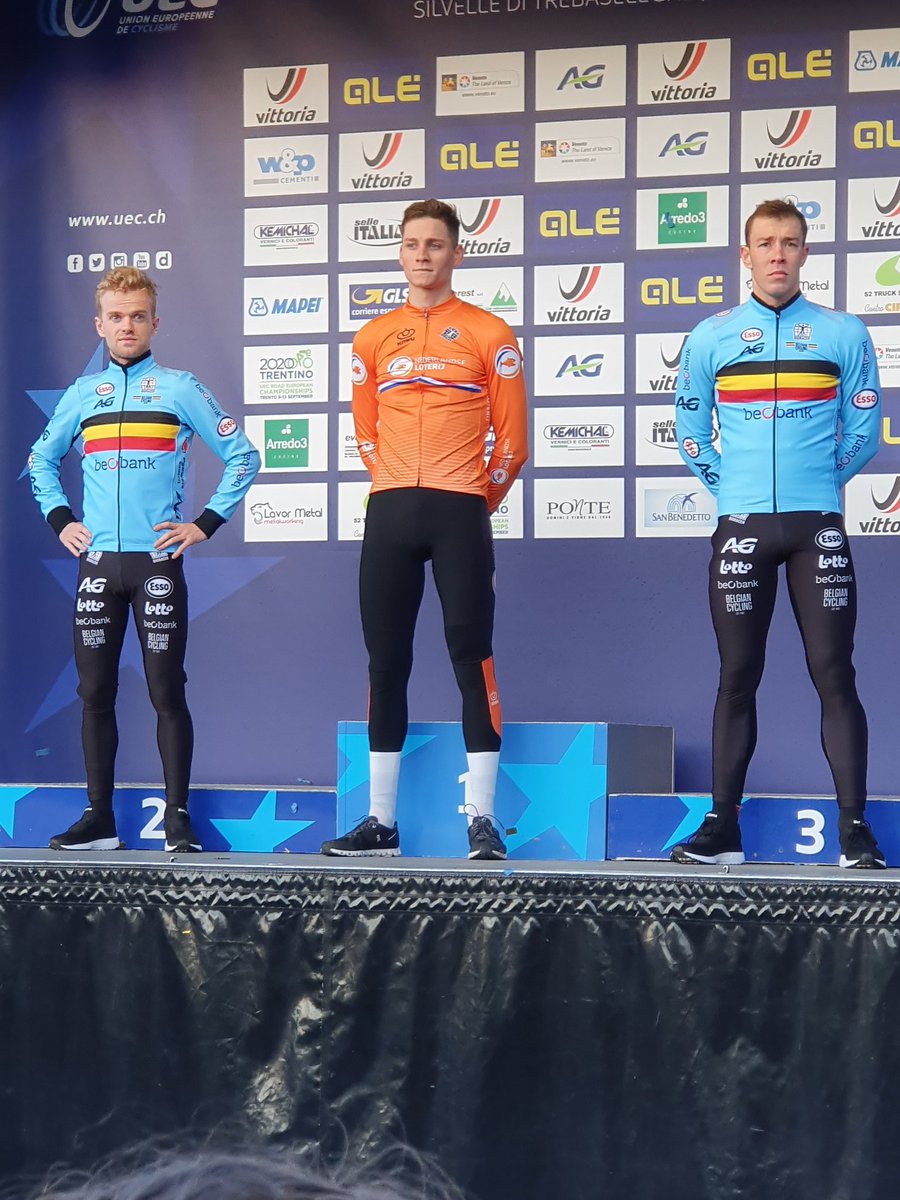 Close to a gold medal, but not close enough. @IserbytEli had to settle for a silver medal, <a href="/LaurensSweeck/">Laurens Sweeck</a> took third place. Further standings: 4. <a href="/vth_michael/">Michael</a>, 6. <a href="/Quintenhermans/">Quinten Hermans</a>, 7. <a href="/ToAerts/">Aerts Toon</a>, 10. <a href="/MerlierTim/">Tim Merlier</a>, 11. <a href="/GVermeersch/">Gianni Vermeersch</a>, 13. <a href="/daansoete/">Daan Soete</a> #eurocross19