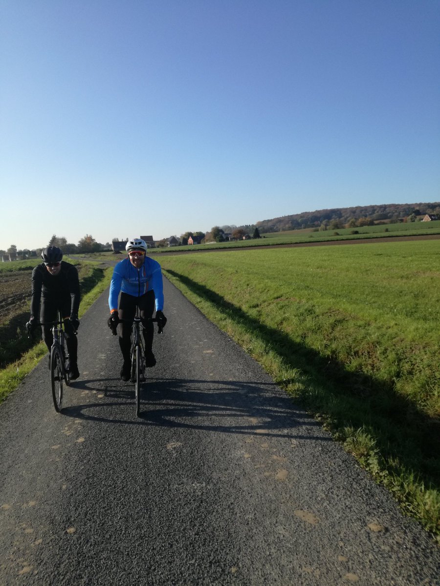 krurke's tweet photo. David Vandenbussche
Kluisbergen om 15u30
#vrtweer #winterzon #ideaalfietsweer https://t.co/QJzbttPPtY