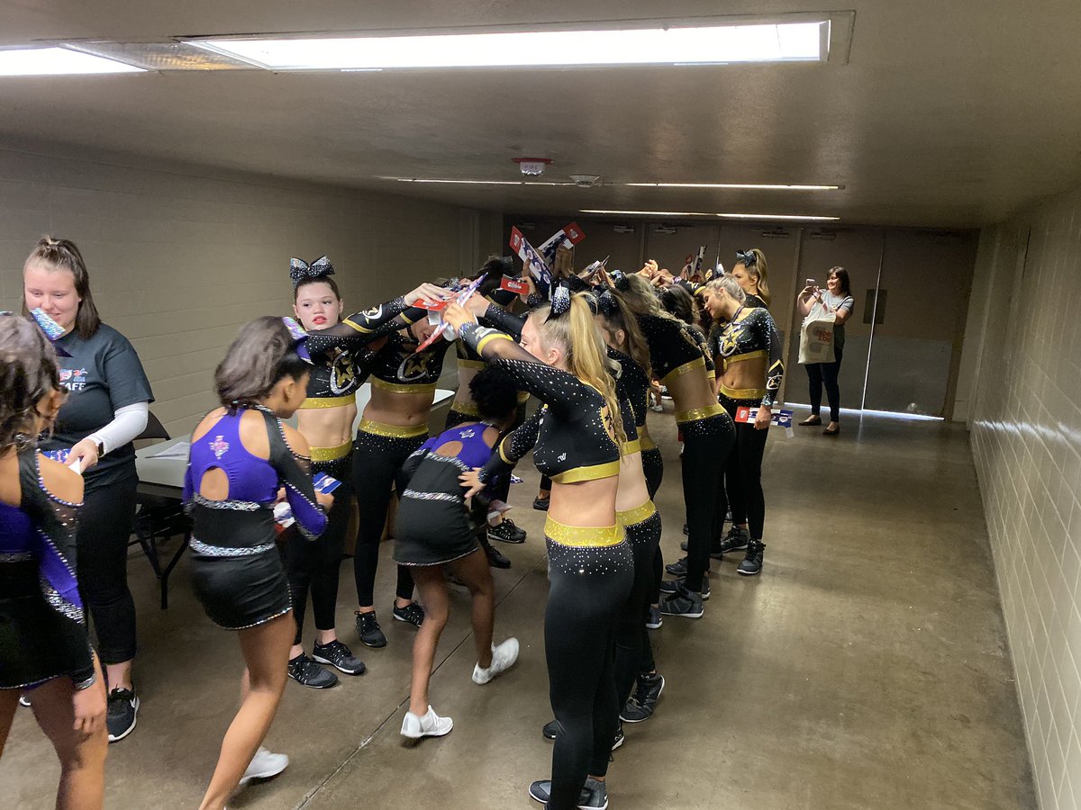 Spirit_ofTexas's tweet photo. Thank you to the athletes of @ChampionCheerAS for creating a tunnel for our Crush girls after they performed! 😍💜💛 https://t.co/f7z3qyWYkp