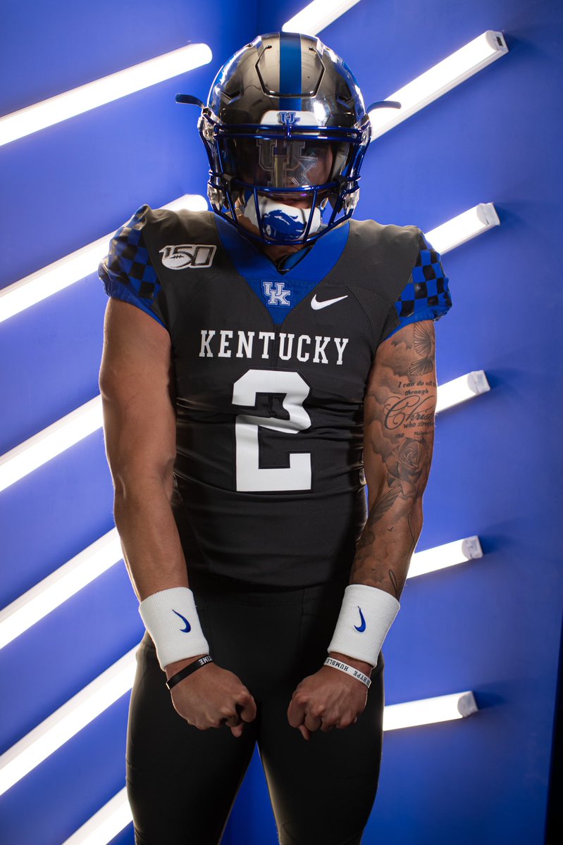 Joey1gatewood's tweet photo. Offical visit to the University of Kentucky. #BBN https://t.co/lwjXWwHToK