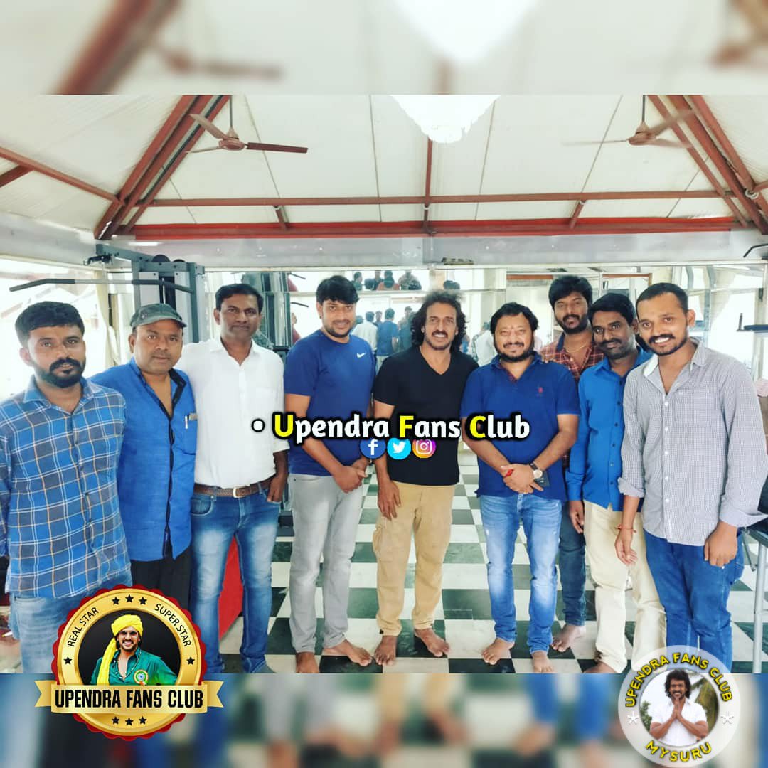 ರಿಯಲ್ ಸ್ಟಾರ್ ಸೂಪರ್ ಸ್ಟಾರ್ ಉಪೇಂದ್ರ ರವರನ್ನು ಭೇಟಿಯಾದ ಕಬ್ಜಾ ಚಿತ್ರದ ತಯಾರಿಯಲ್ಲಿರುವ ಡೈರೆಕ್ಟರ್ ಆರ್.ಚಂದ್ರು
Follow <a href="/FcUpendra/">Upendra_FC_Mysore_official</a> for daily updates of Upendra sir
#upendrauppi #upendra #realstar #superstar  #godfather #boss #inspiration #uppiboss #Fans #direction #Trend #creative #super #kabza