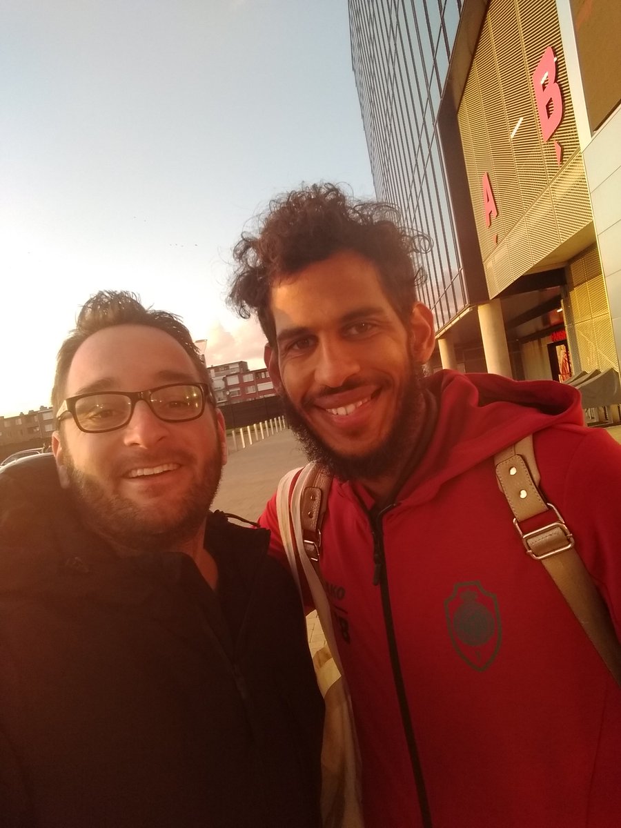 IljaCordon's tweet photo. #ANTCLU #Antwerp @official_rafc #Tribune2 Wat een waanzinnige overwinning. Ooooh Laszlo Bölöni. 't Is rood, 't is wit, 't is beter dan Madrid. #COYR https://t.co/MviDr7l5Hk