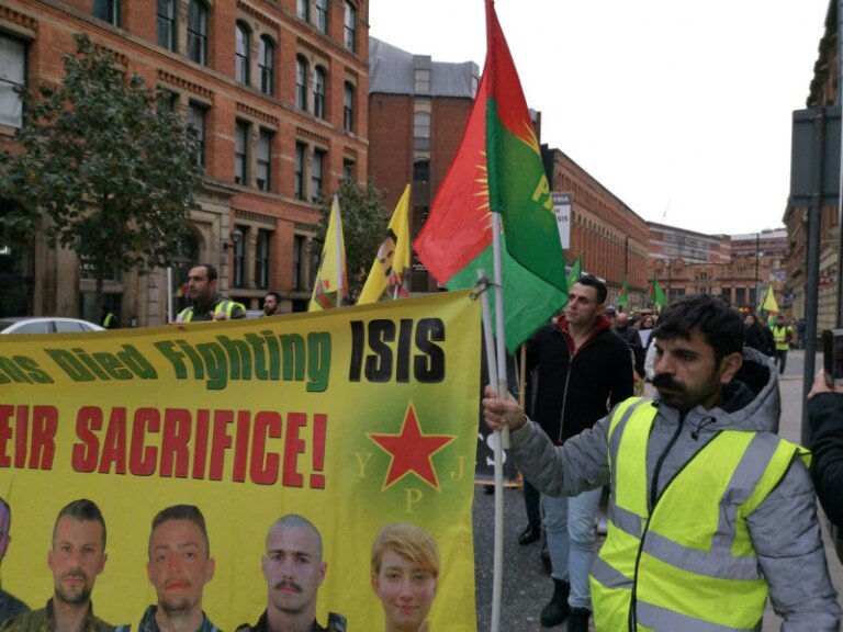 RISEUP4R0JAVA's tweet image. #Manchester , UK

Solidarity march for #RojavaResistance 

#riseup4rojava 
#WomenDefendRojava