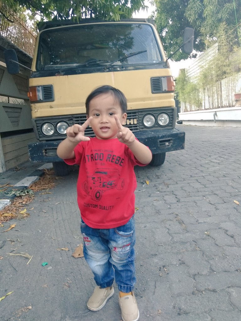 windapuji3's tweet photo. Yang lucu belum tentu menjadi penolongmu kelak..
Maka didiklah anak2 kita menjadi anak yg Sholeh dan Sholehah https://t.co/A7a4zIaAOD