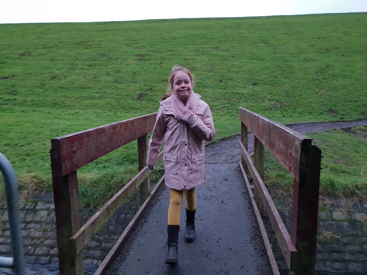 FH_Deborah's tweet image. Squeezed in a quick wander around Beecraigs Loch before dark and before Strictly! #Sunday #StepCountChallenge #TeamFoxTrot