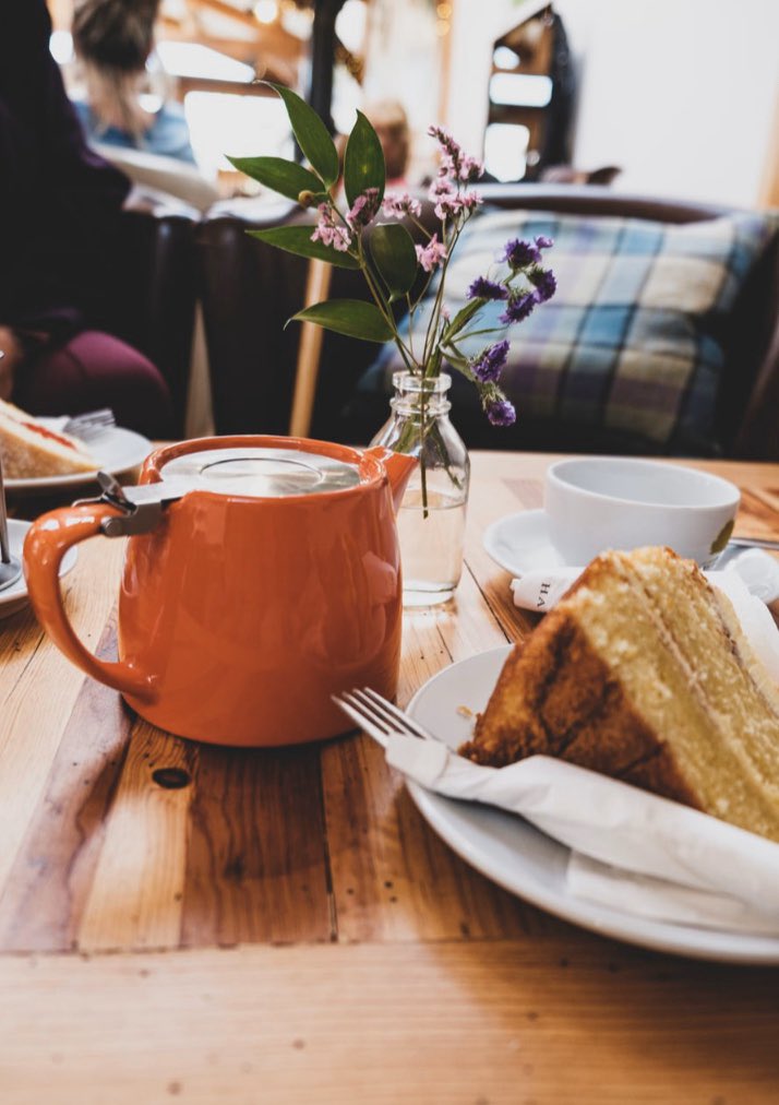 Inspireddessert's tweet photo. Join us in store for some afternoon tea. We are offering complimentary refills of tea and coffee!! #bakewell #bakewellcafe #bakewelldesserts #bakewellcakes #afternoontea
#teaandcoffee https://t.co/ONSHgqj2IX