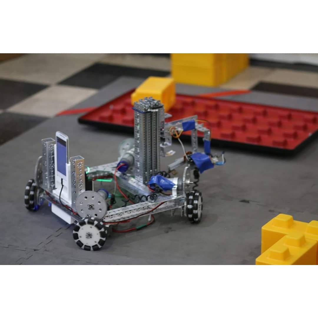FTC_14278's tweet photo. Today is the International Day of Science for Peace and Development and so, we organized a scientific exhibition featuring robots built for different purposes. We're glad that we were able to share with the students our work.
#natieprineducatie 
#TheBestIsYetToCome https://t.co/Waku1u11GI