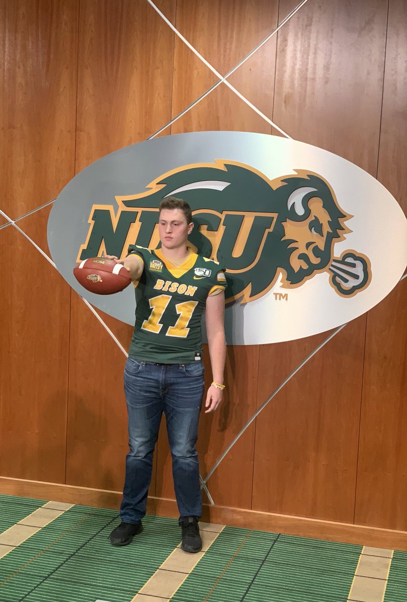 NathanWhiting45's tweet image. What an amazing visit to NDSU. Best atmosphere out there, great facilities, and even better coaches. Can’t wait to go back💛💚🤘🏻@HKA_Tanalski @SpecialTeamsFB @TCTitan2 @CoachGrantOlson @Coach_Entz @NickGoeser @CoachKittell