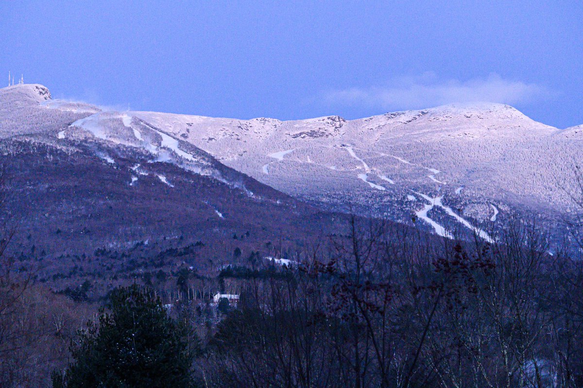 StoweMtResort's tweet photo. November 22nd can’t come soon enough. Just 12 days till Opening Day! #warmuptowinter #stowemt 

📸: Mountain Brothers Media https://t.co/FBOpIZngE6