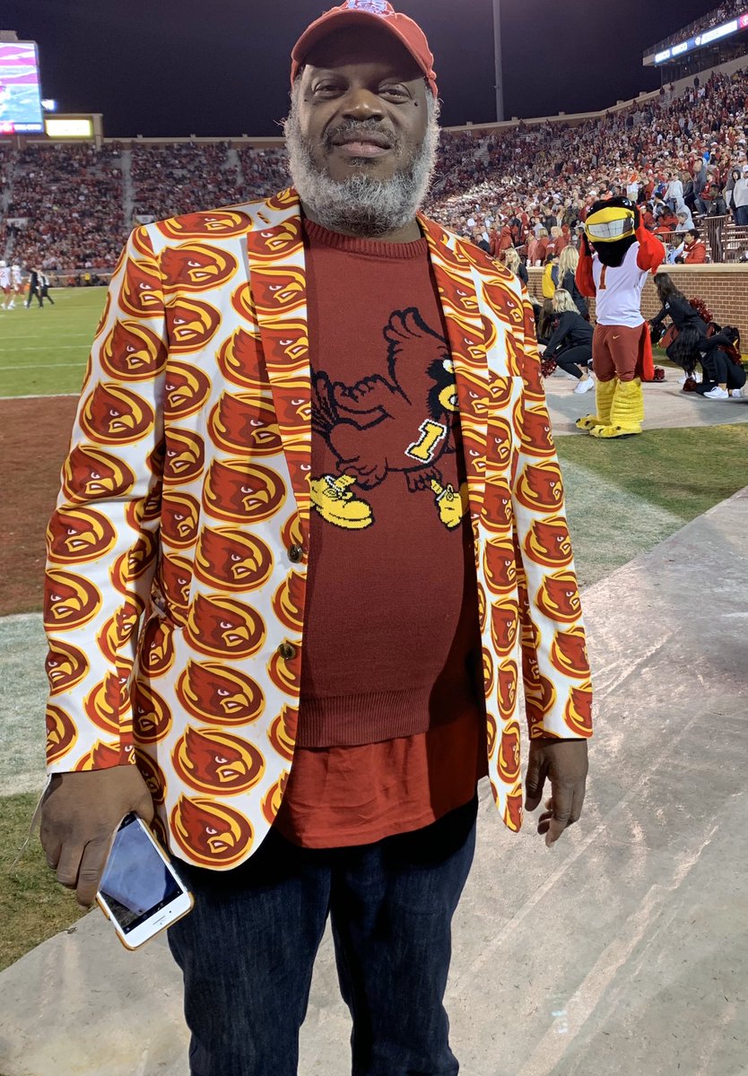 CoolJAtl's tweet photo. Two points short of victory but I won the fashion show. Even #cy approved #Cyclones #cyclONEnation https://t.co/MYj2MPxGKE