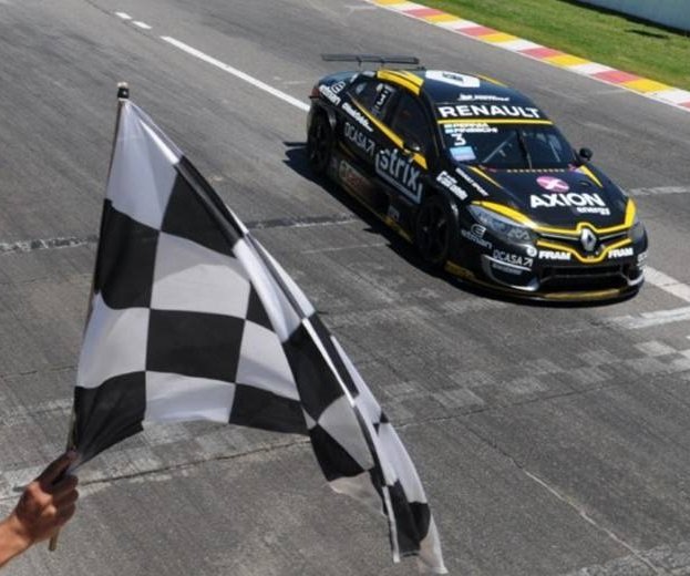 SDMOTORES's tweet photo. #STC2000 #200kmsBA: @leonelpernia y @dfineschi se dieron un gusto en Buenos Aires. https://t.co/2Yj5uf4LdV https://t.co/FXzses7v8r