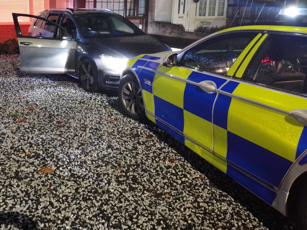 tvprp's tweet photo. @tvprp first on scene at a burglary in Aylesbury. Male detained and arrested within 5 minutes of the call to police. Owners stolen property and car safely secured on their driveway. #roomforone #gratefulhomeowner #P7280 #P916 https://t.co/RojpBQIOmD