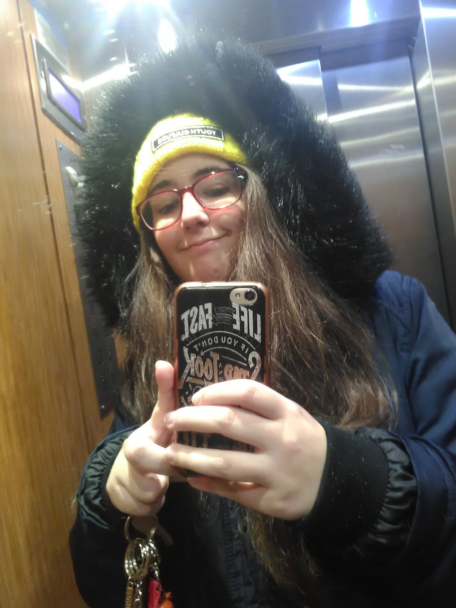 sayustarlight's tweet photo. preparada para irme a groenlandia después de #eleccionesgenerales10N https://t.co/J6KGuPer6T