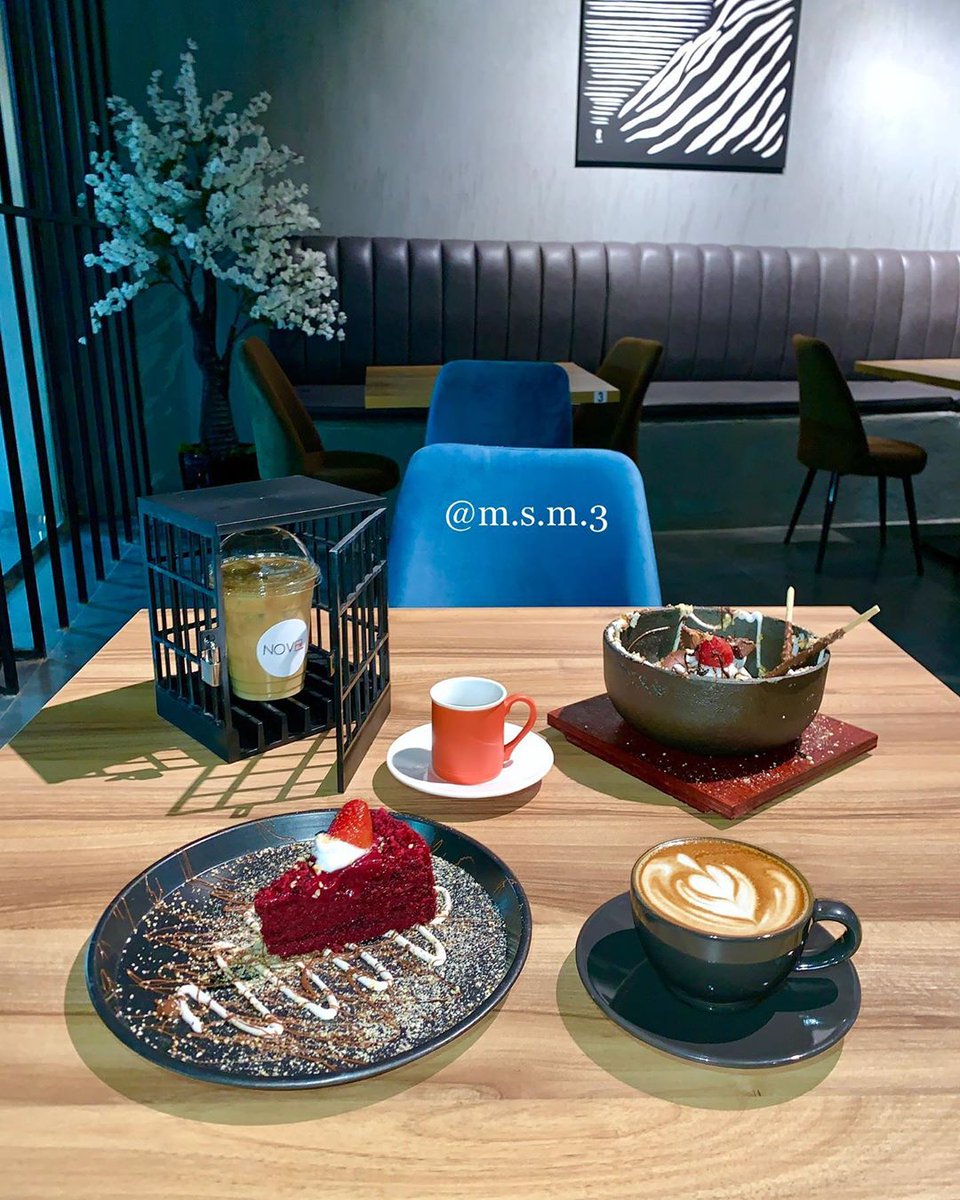 jeddah_cafe2's tweet photo. نوفيل حي السلامة شارع اليمامة

كيكة الرد فلفيت بالشوكولاته ٢٠
موردر براوني ٤٣
كورتادو ١٦
اسبريسو ١٢
آيرش لاتيه ٢٤

الطعم ممتاز لكل الأصناف وعجبتني كثير 
خصوصاً البراوني والآيرش لاتيه كانت لذيذه جداً ومميزه البراوني خفيف وطري ومكوناته لذيذه 
#جدة #جدة_الان 
https://t.co/omRwiyBxZx https://t.co/tcYEsJw9Jh